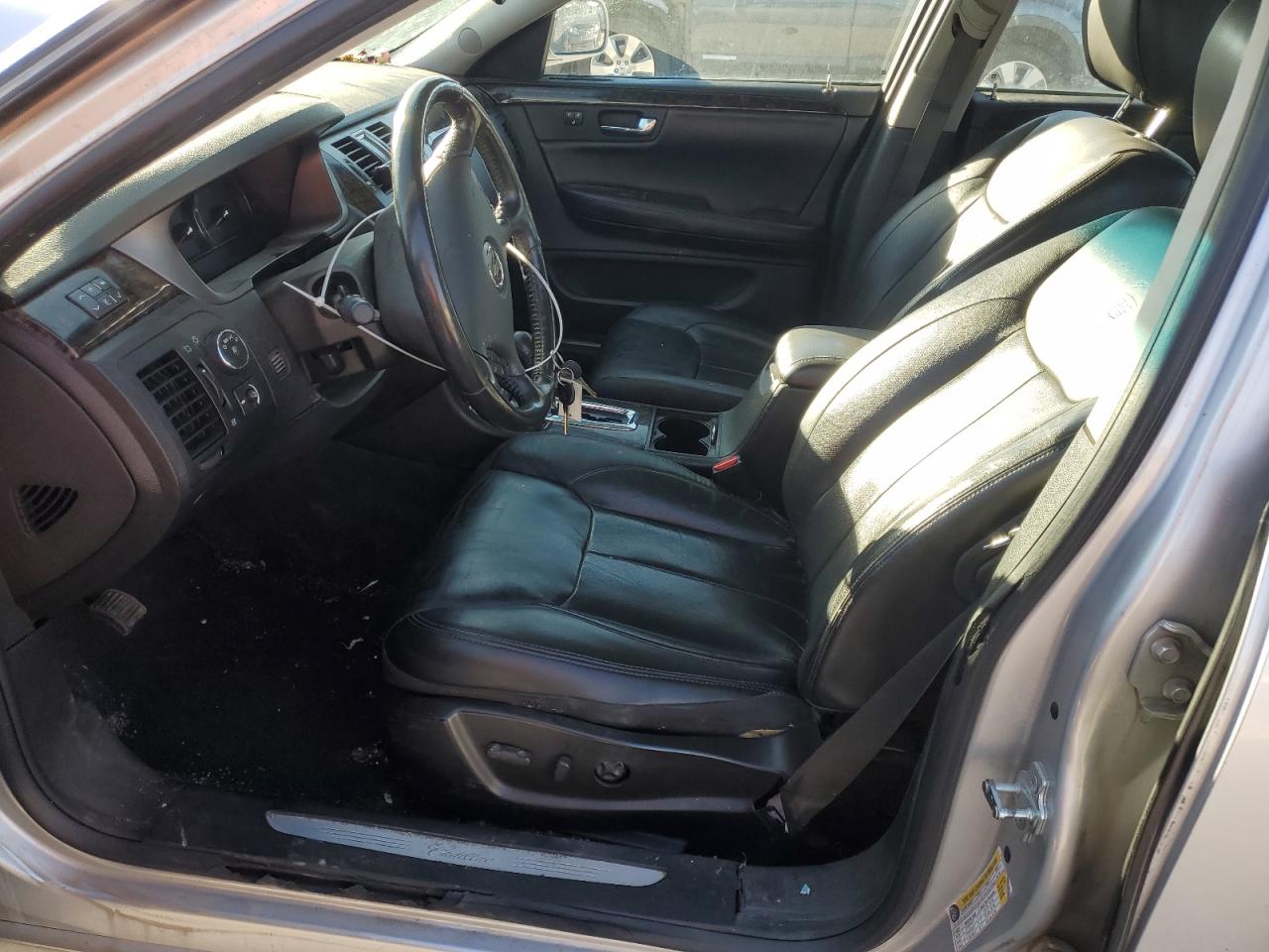 2009 Cadillac DTS - Image 7