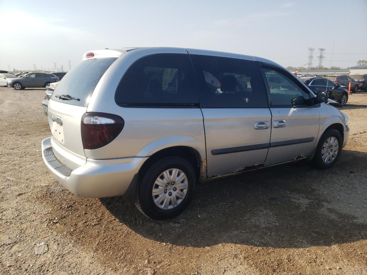 2007 Chrysler Town & Country - Image 3