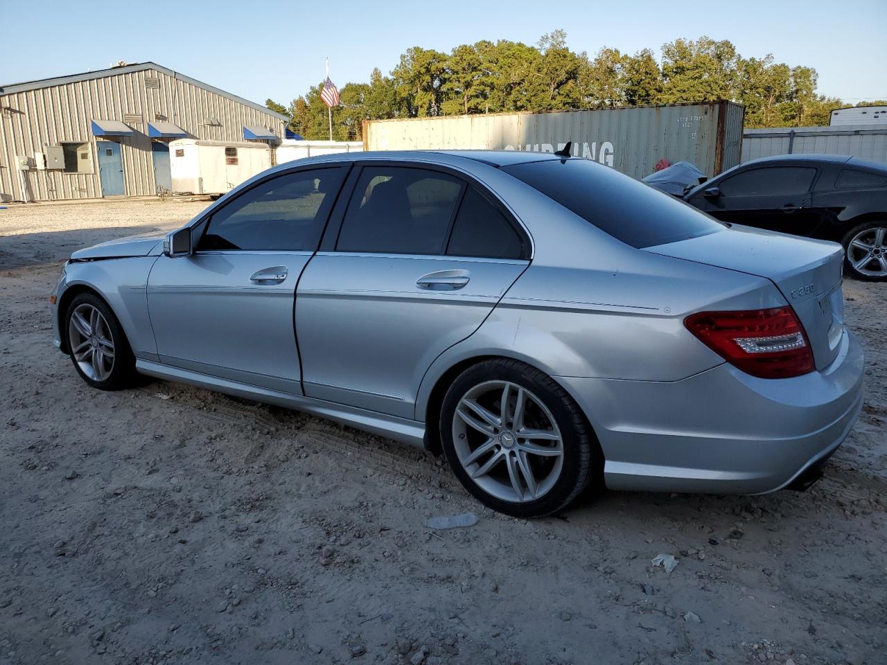 VIN WDDGF4HB2DA855864 2013 MERCEDES-BENZ C-CLASS no.2