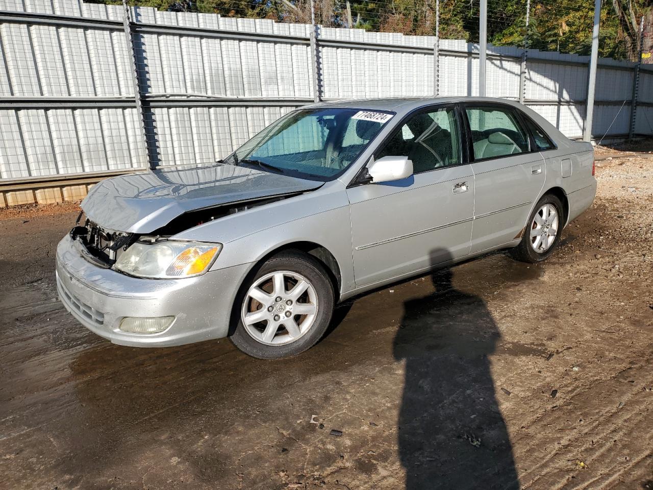 2002 Toyota Avalon - Image 1