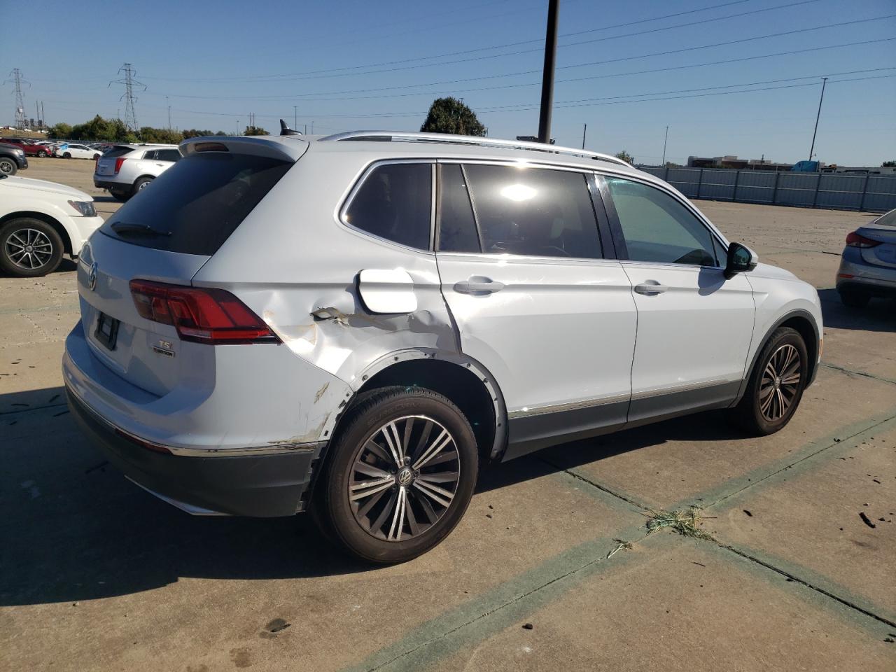 2018 Volkswagen Tiguan - Image 3