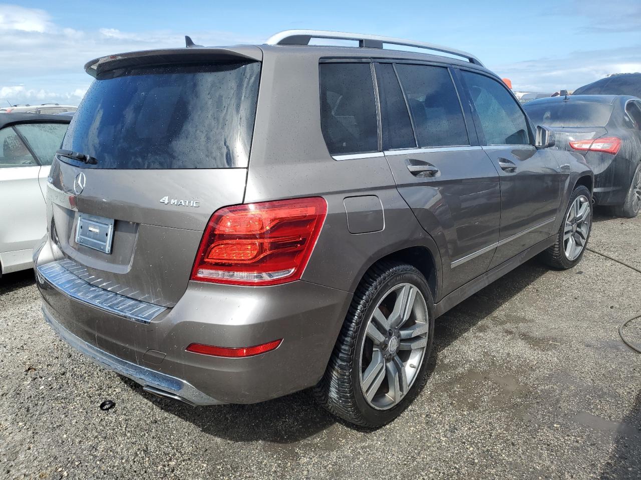 VIN WDCGG8JB0FG359643 2015 MERCEDES-BENZ GLK-CLASS no.3