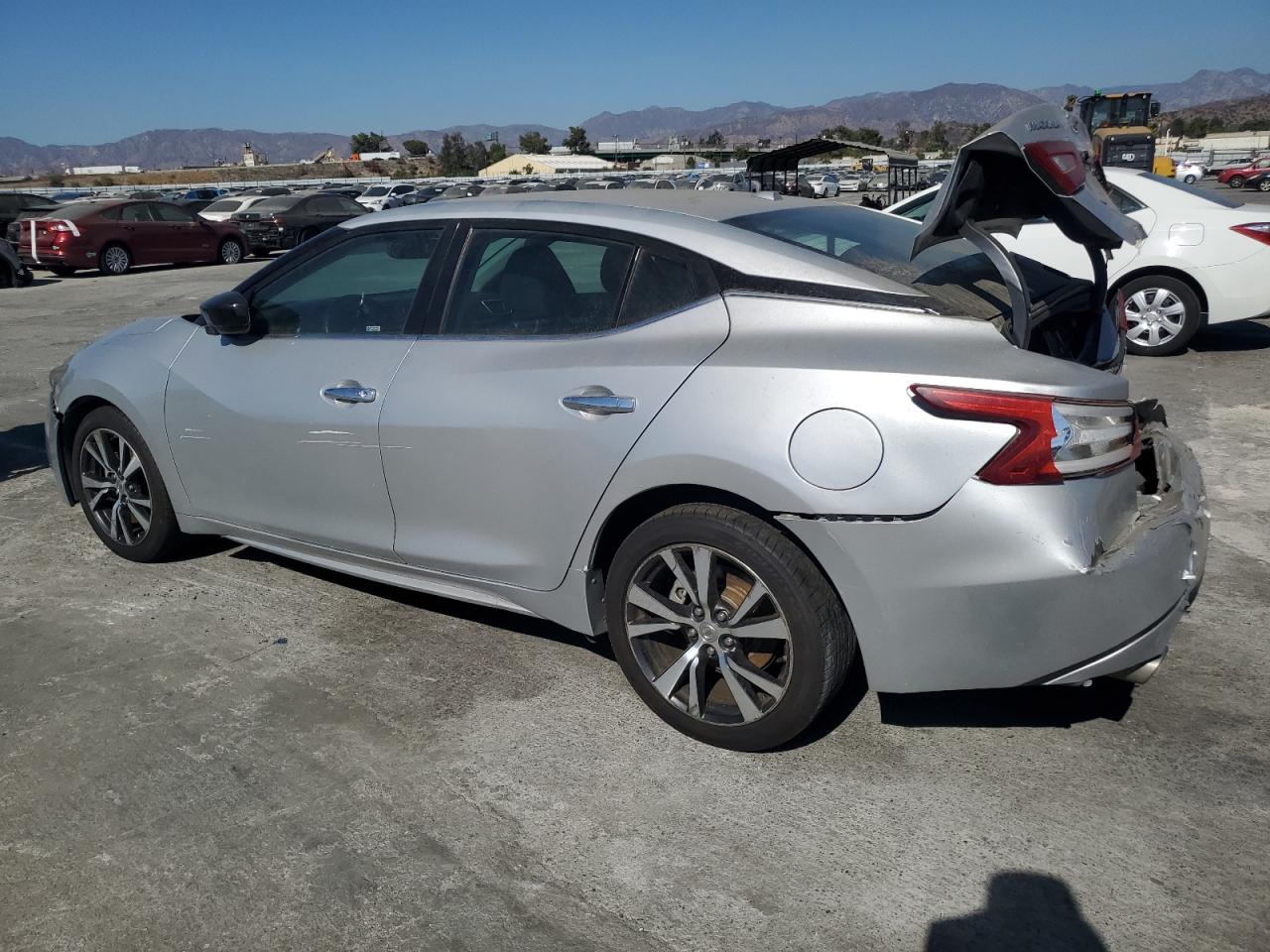 2016 Nissan Maxima - Image 2