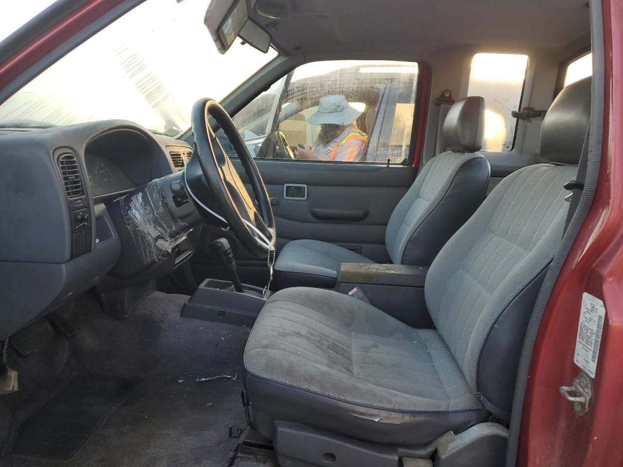 1995 Nissan Titan - Image 7