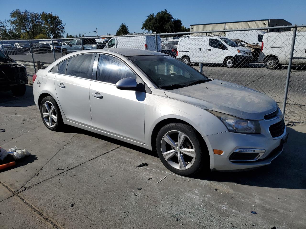 VIN 1G1PE5SB6F7235698 2015 CHEVROLET CRUZE no.4