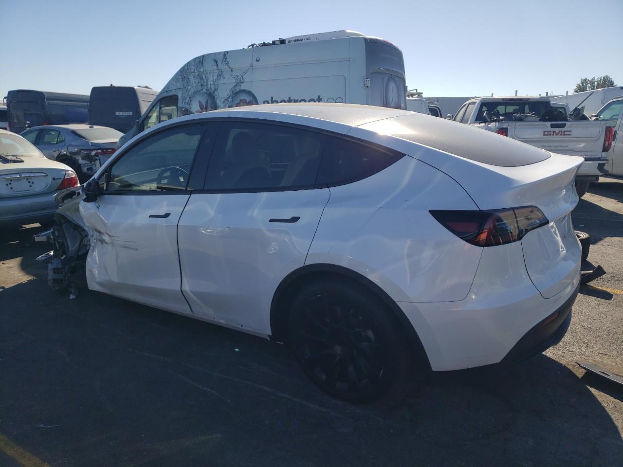 VIN 7SAYGDEE4RF982546 2024 TESLA MODEL Y no.2