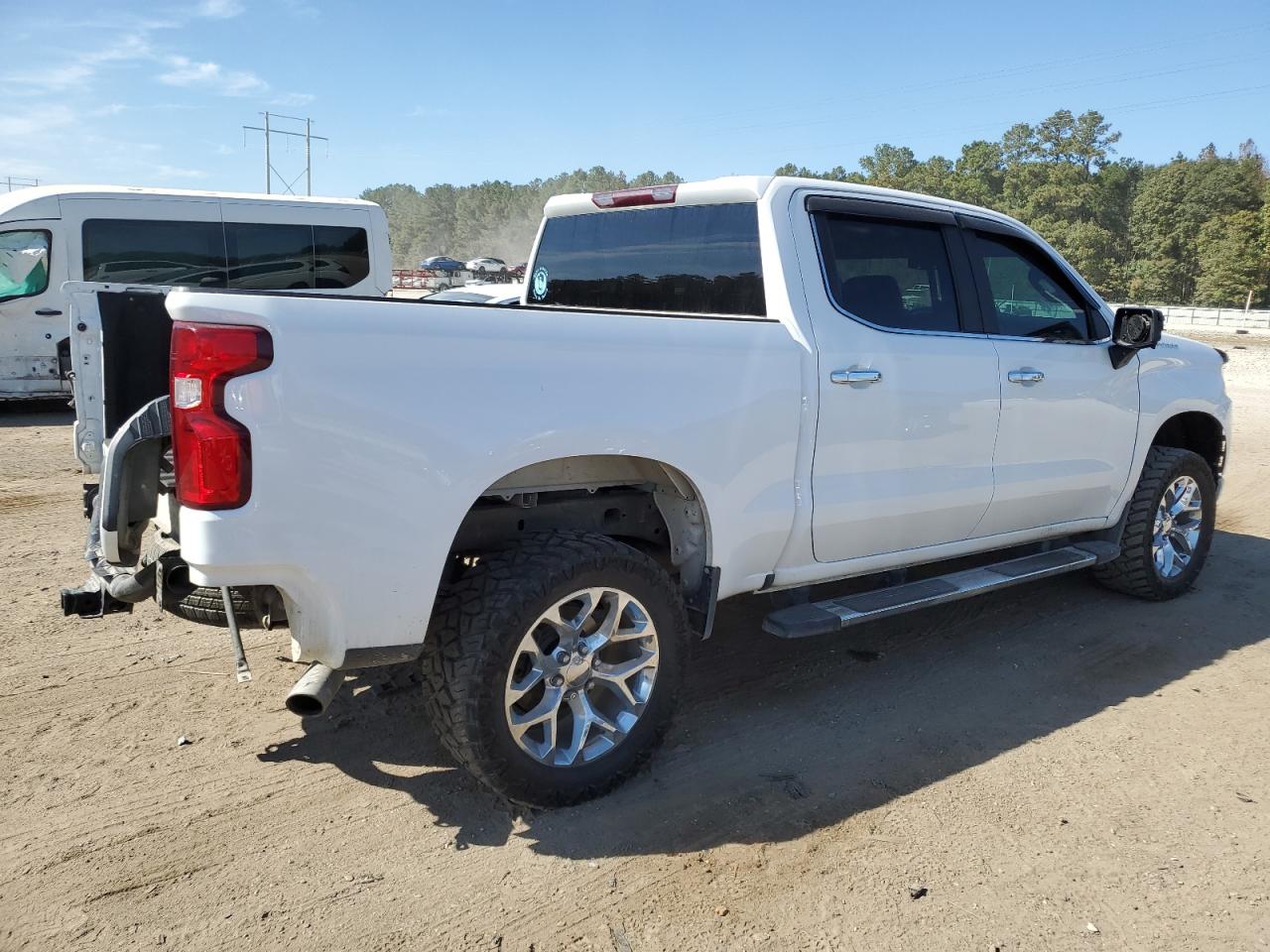 2020 Chevrolet Silverado - Image 3