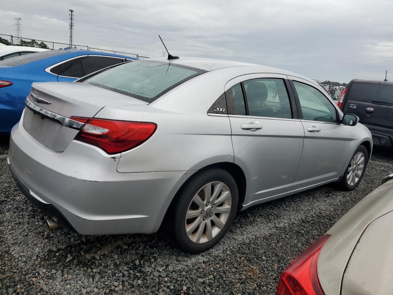 2012 Chrysler 200 - Image 3