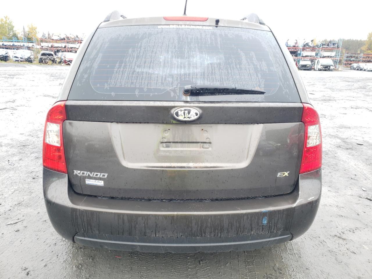 2009 Kia Rondo Base VIN: KNAFG528197277473 Lot: 75325864