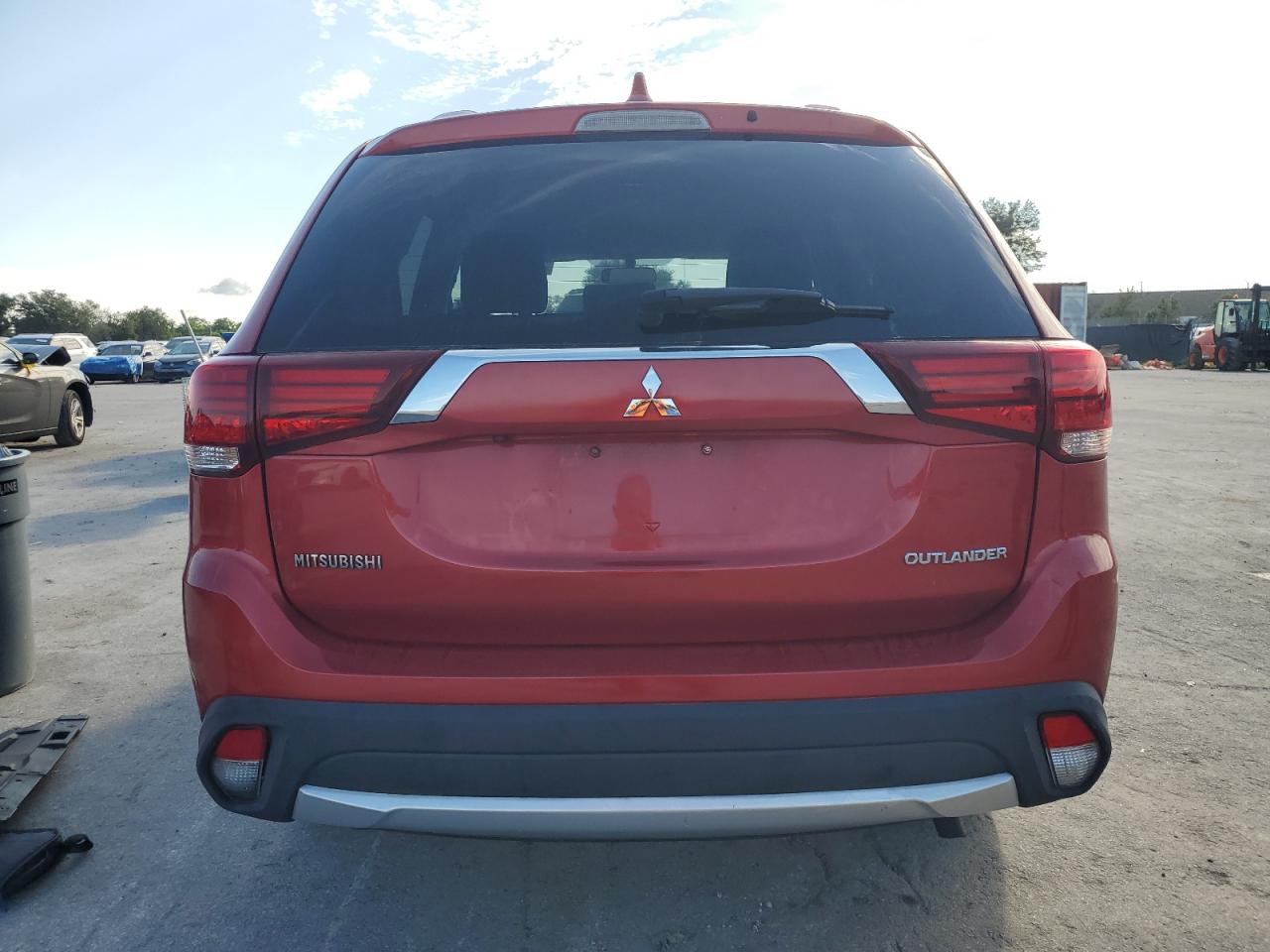 JA4AD2A33JZ055675 2018 Mitsubishi Outlander Es