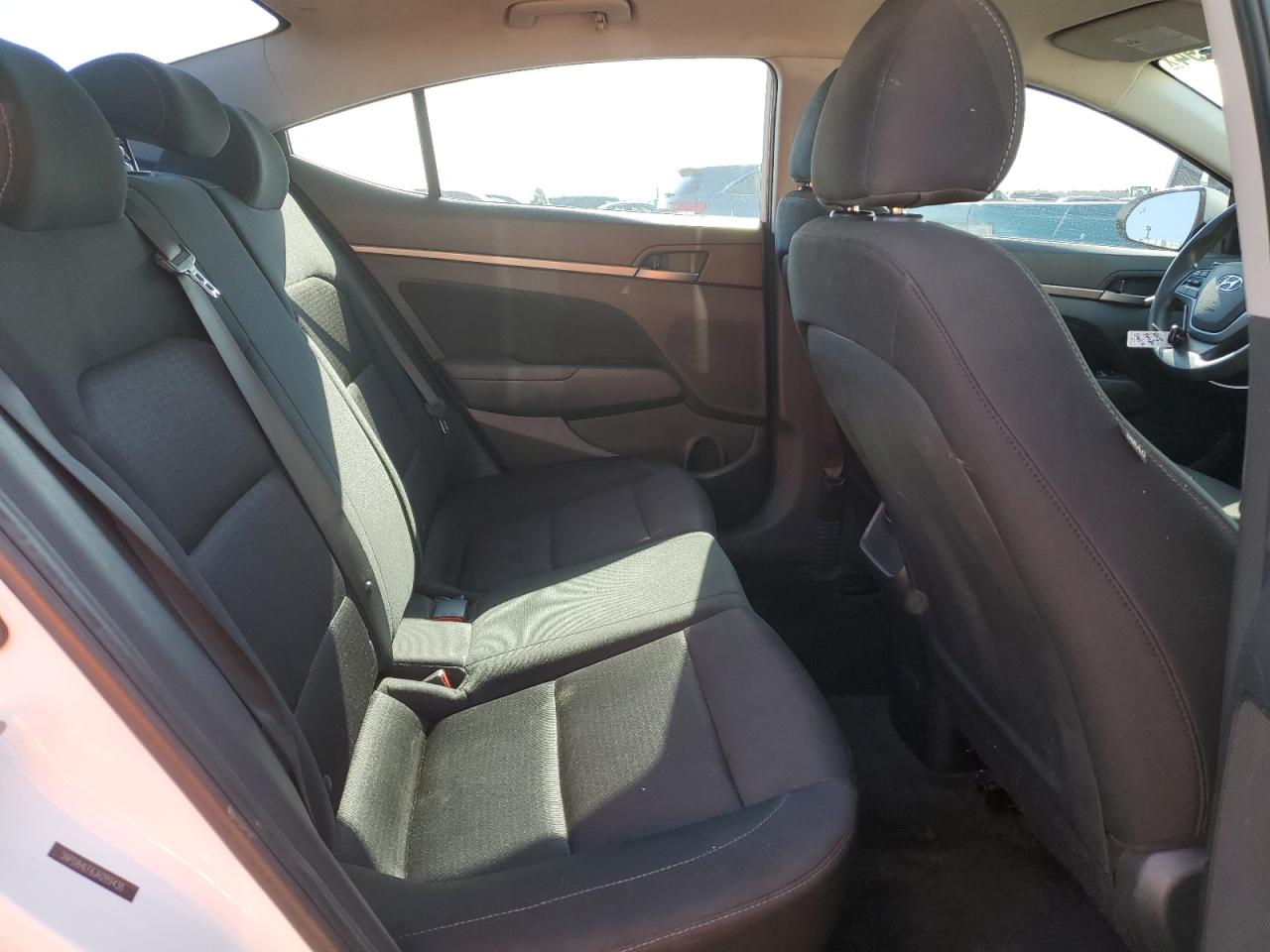 2018 Hyundai Elantra - Image 10