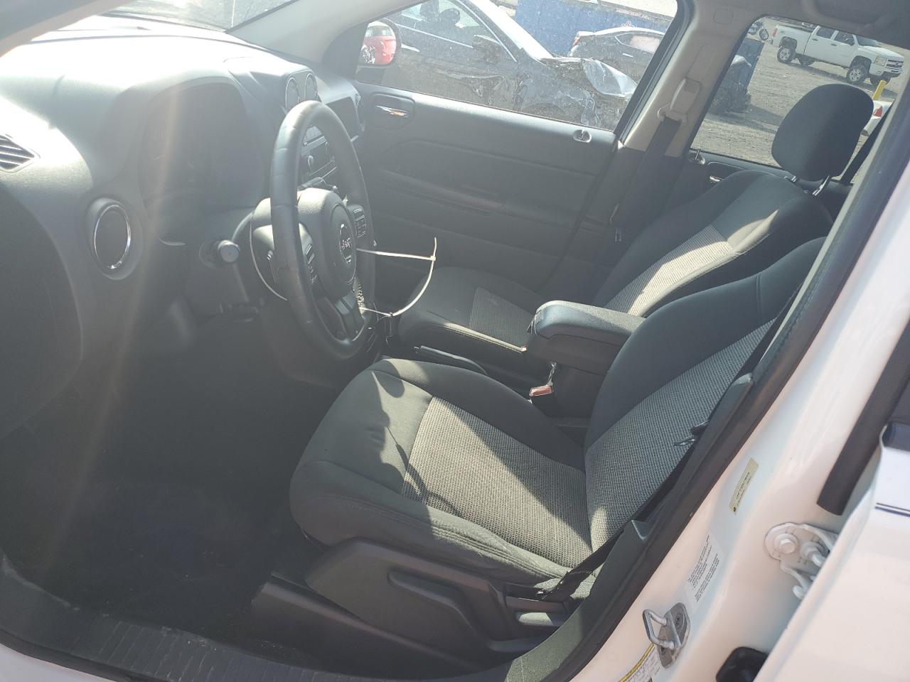 2011 Jeep Compass - Image 7