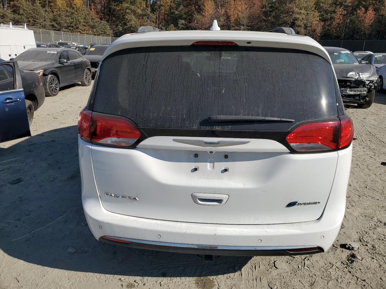 2019 Chrysler Pacifica Hybrid Limited VIN: 2C4RC1N75KR533013 Lot: 76392934