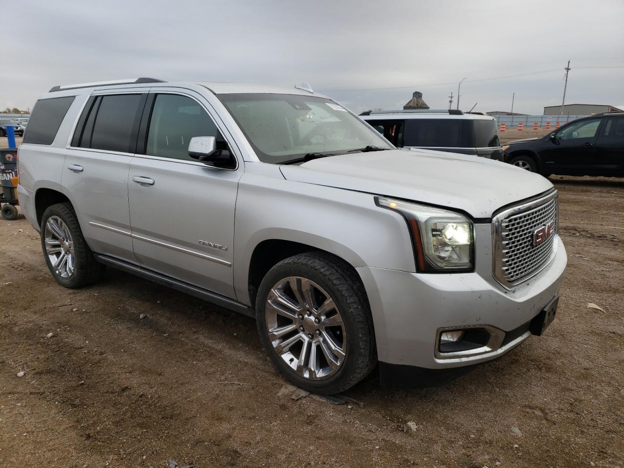 2015 GMC Yukon - Image 4