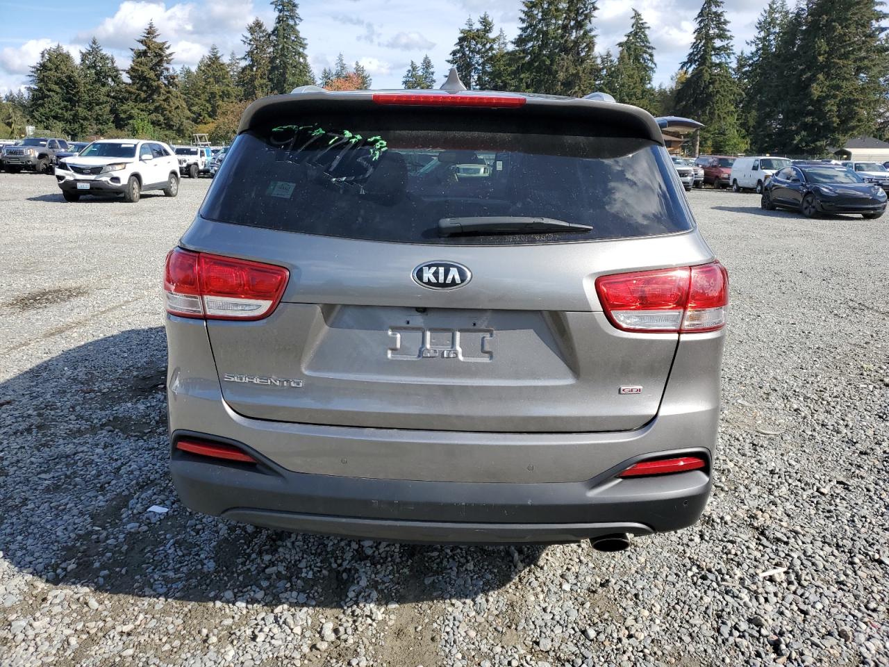 2016 Kia Sorento - Image 6