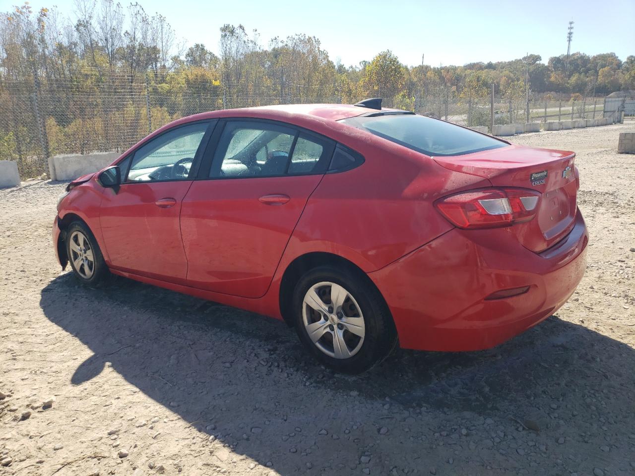 2018 Chevrolet Cruze - Image 2