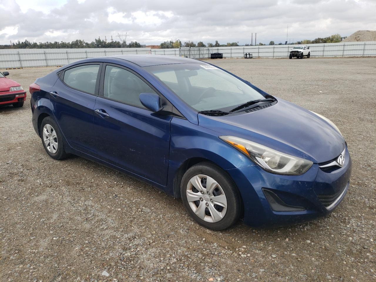 2016 Hyundai Elantra - Image 4
