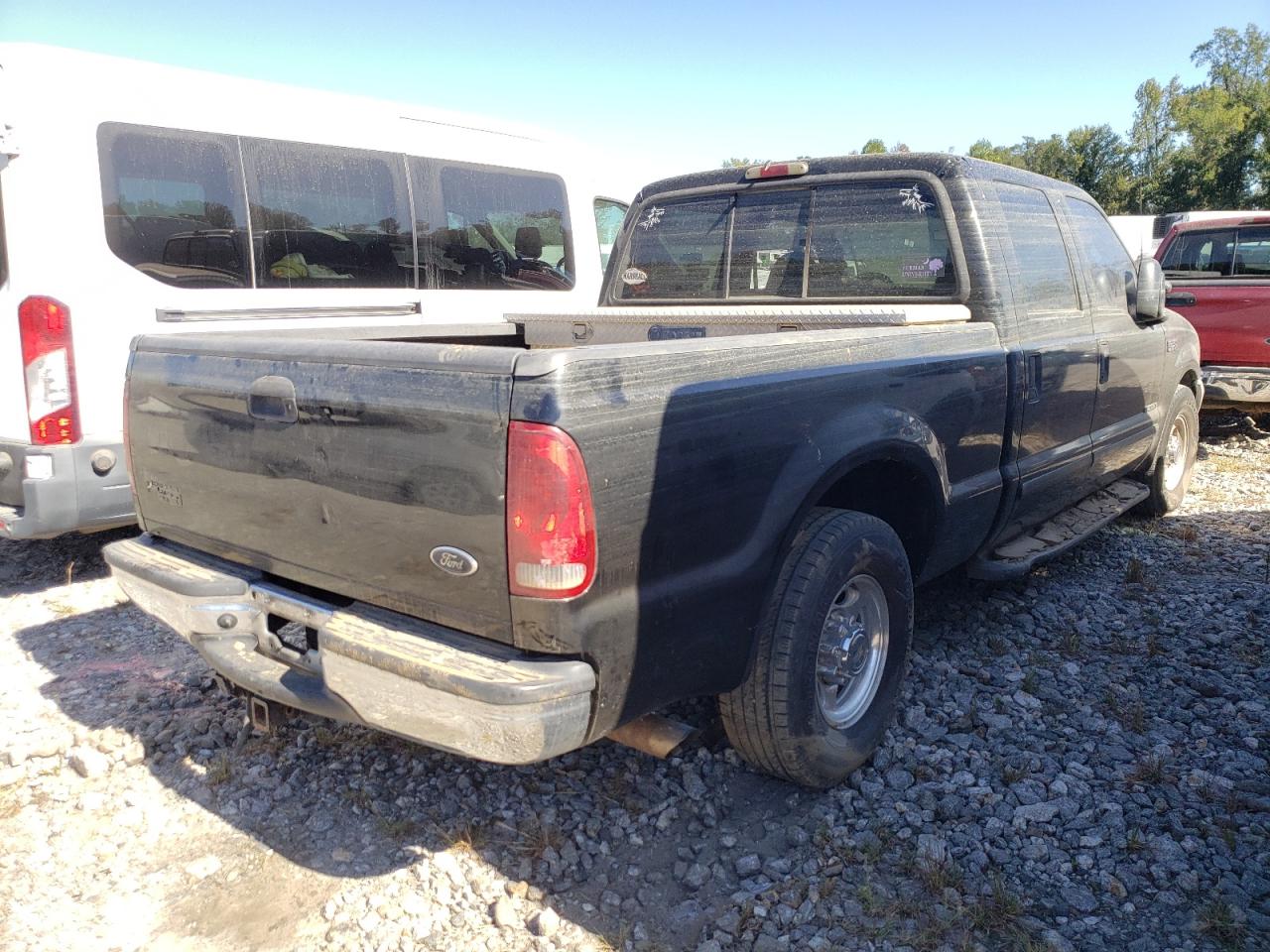 2001 Ford F250 - Image 3