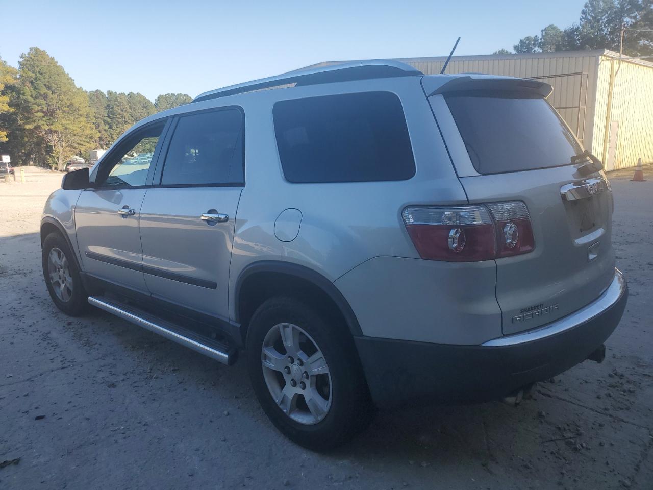 2009 GMC Acadia - Image 2