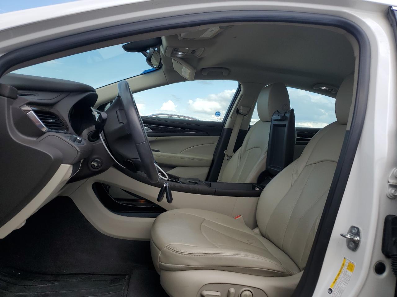 2019 Buick LaCrosse - Image 7