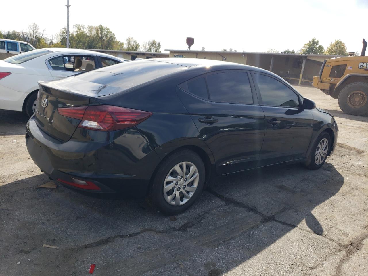 2019 Hyundai Elantra - Image 3