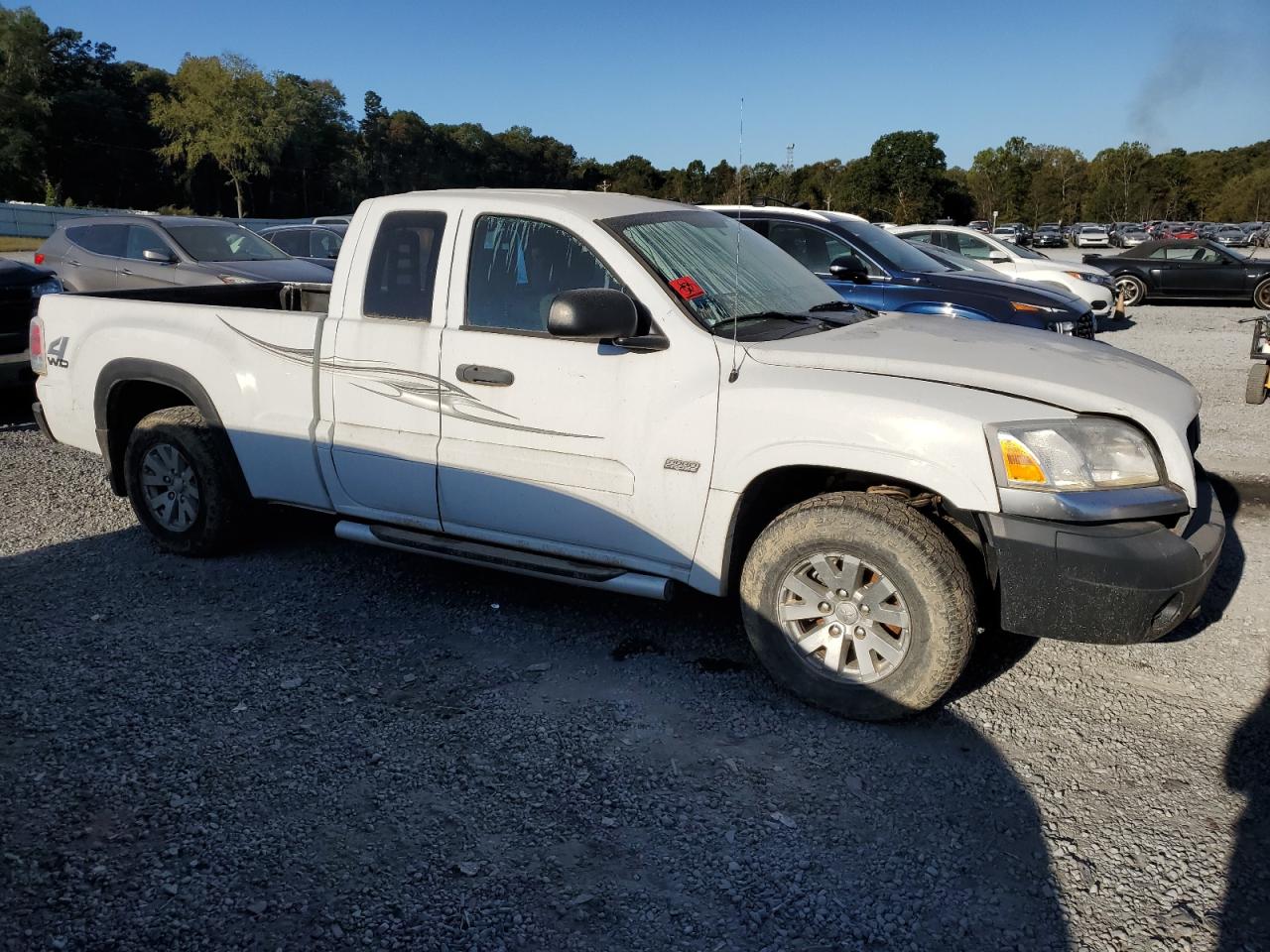 2006 Mitsubishi Raider - Image 4