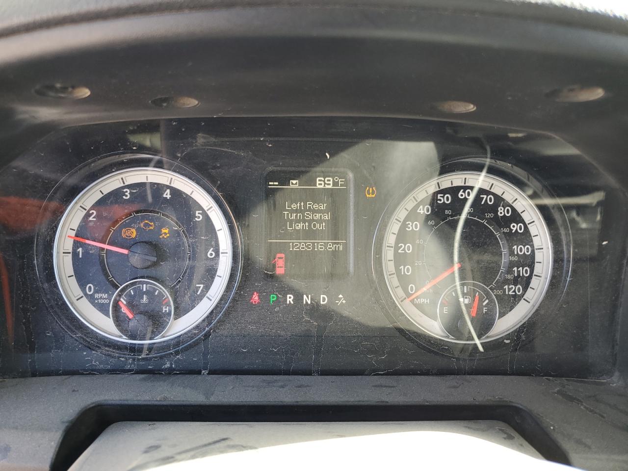 2021 RAM 1500 - Image 9
