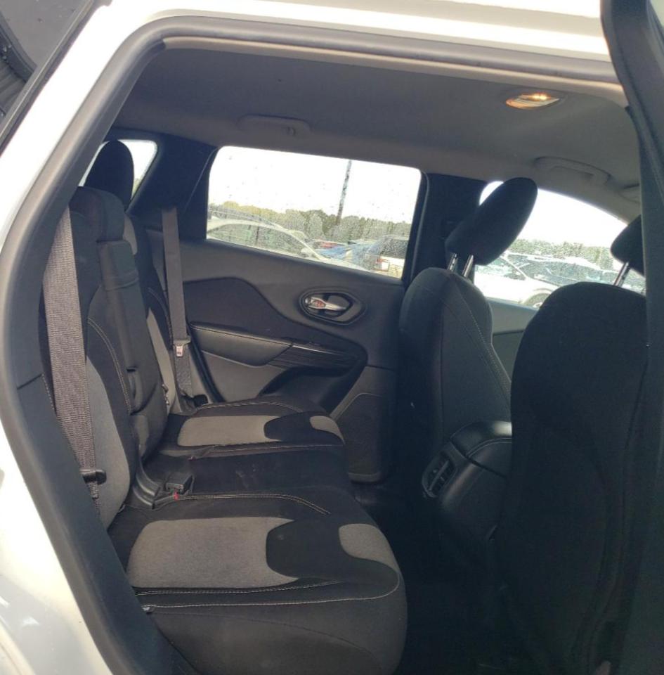 2014 Jeep Grand Cherokee - Image 11