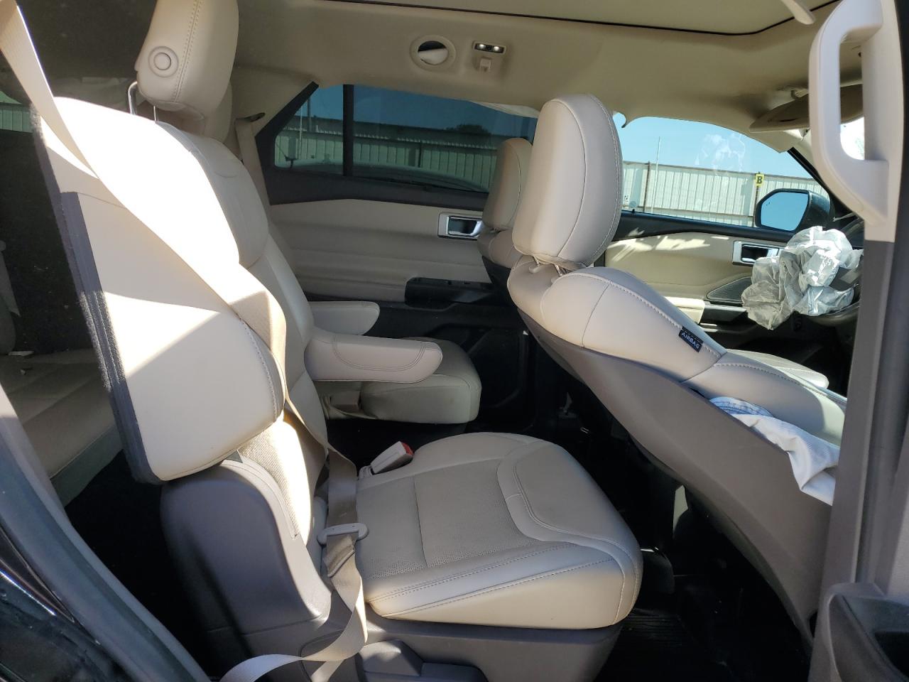 2020 Ford Explorer - Image 11