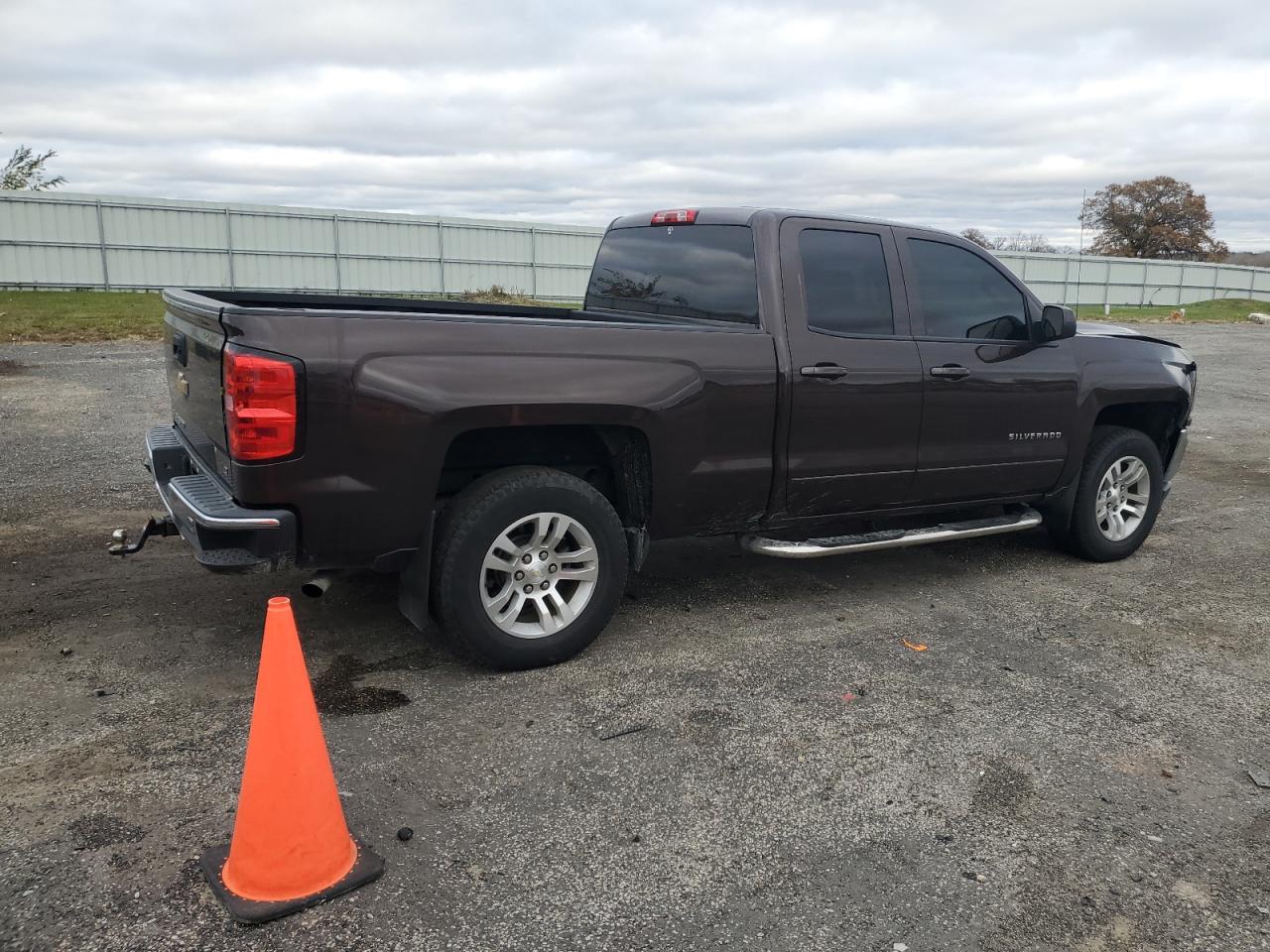 2016 Chevrolet Silverado - Image 3
