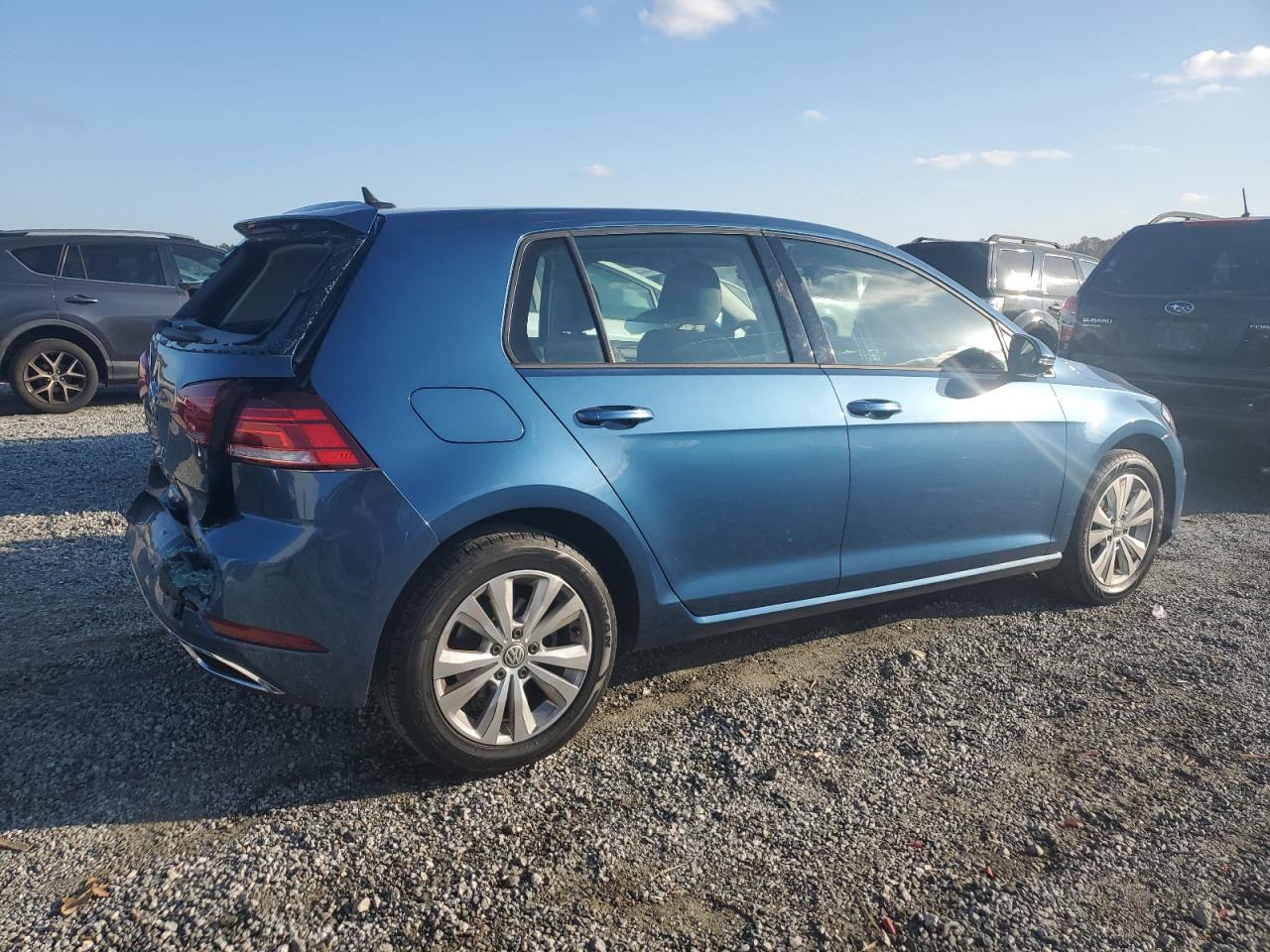 2021 Volkswagen Golf - Image 3