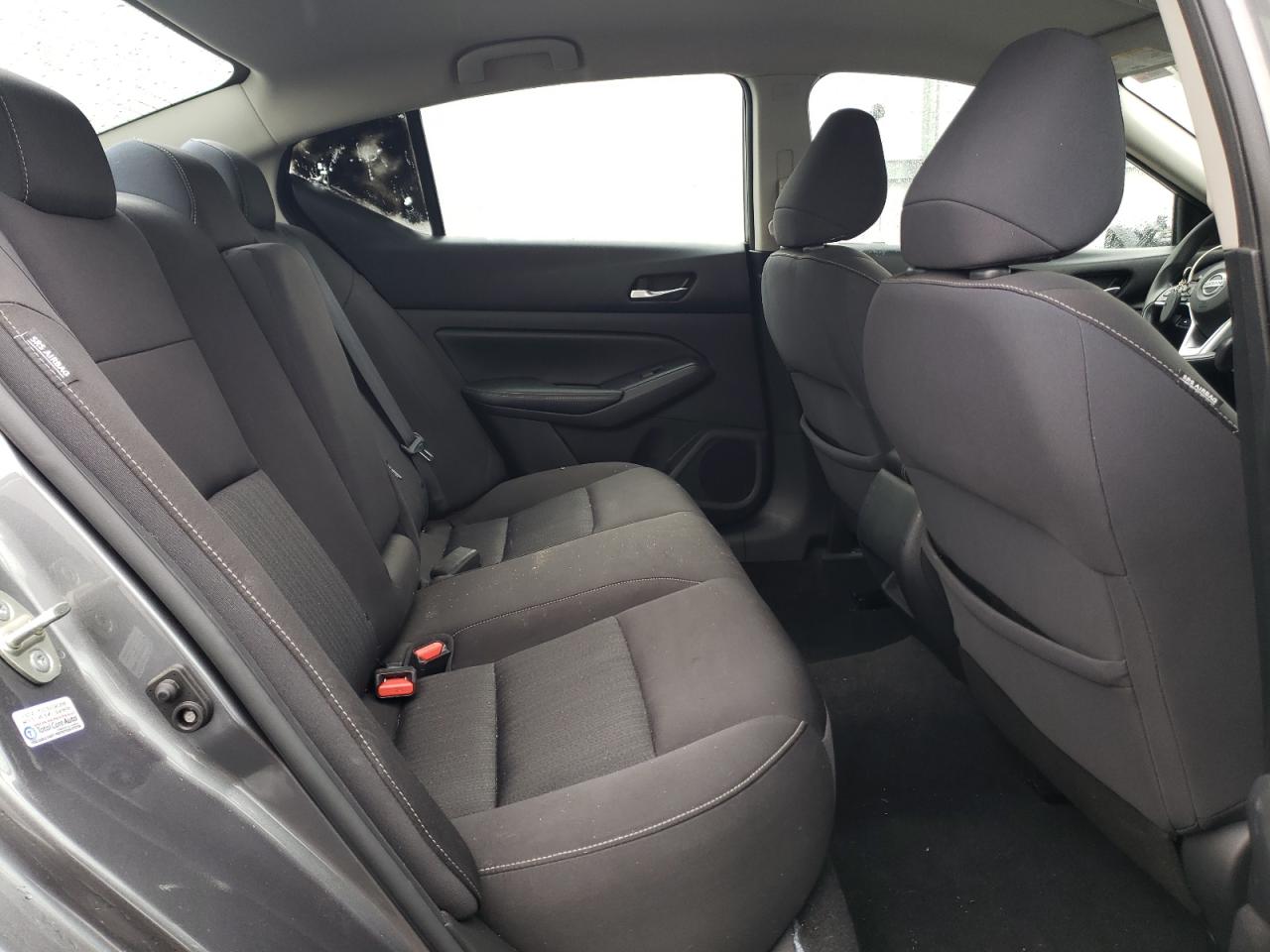 2020 Nissan Altima - Image 10