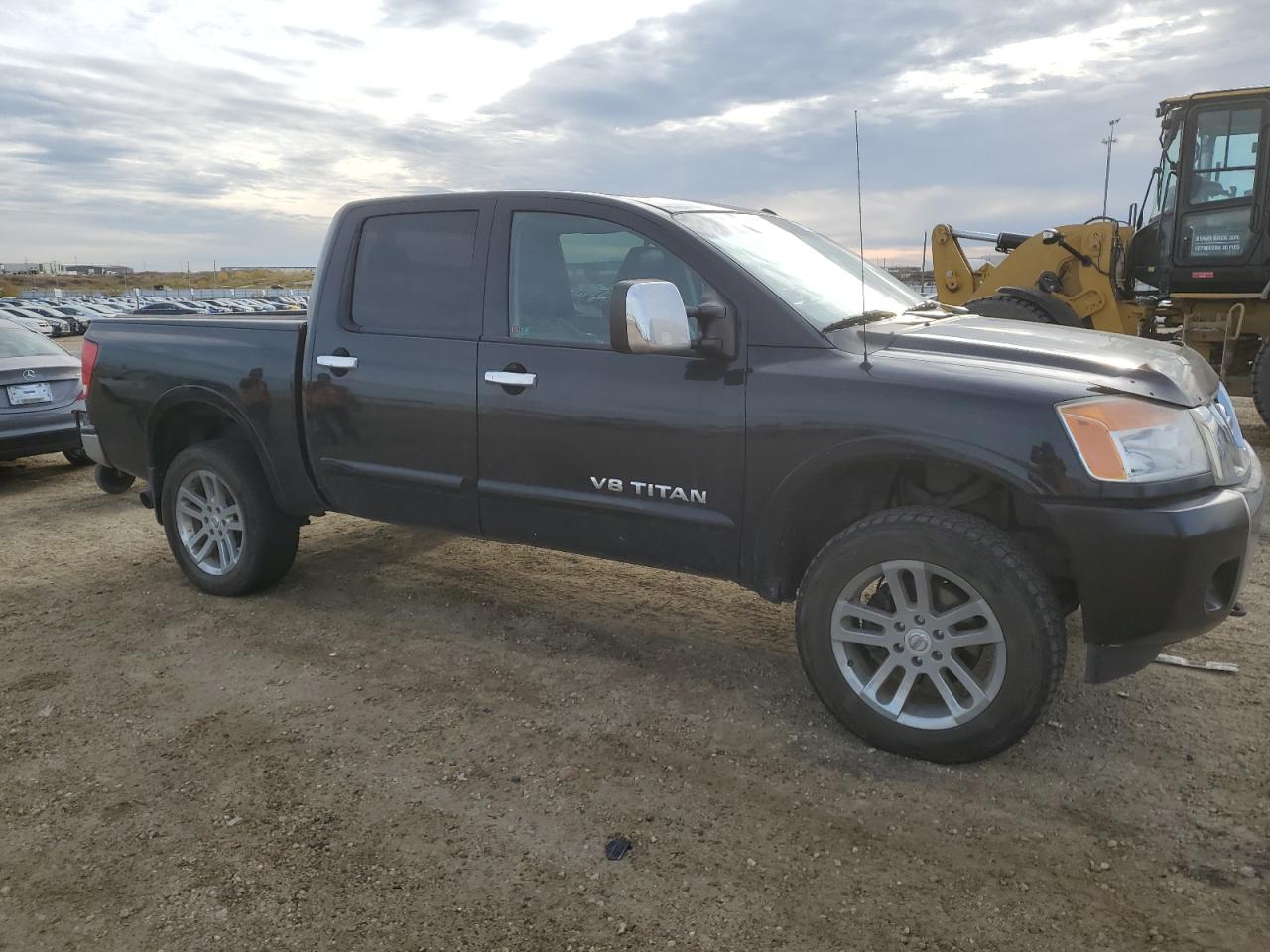 2013 Nissan Titan - Image 4