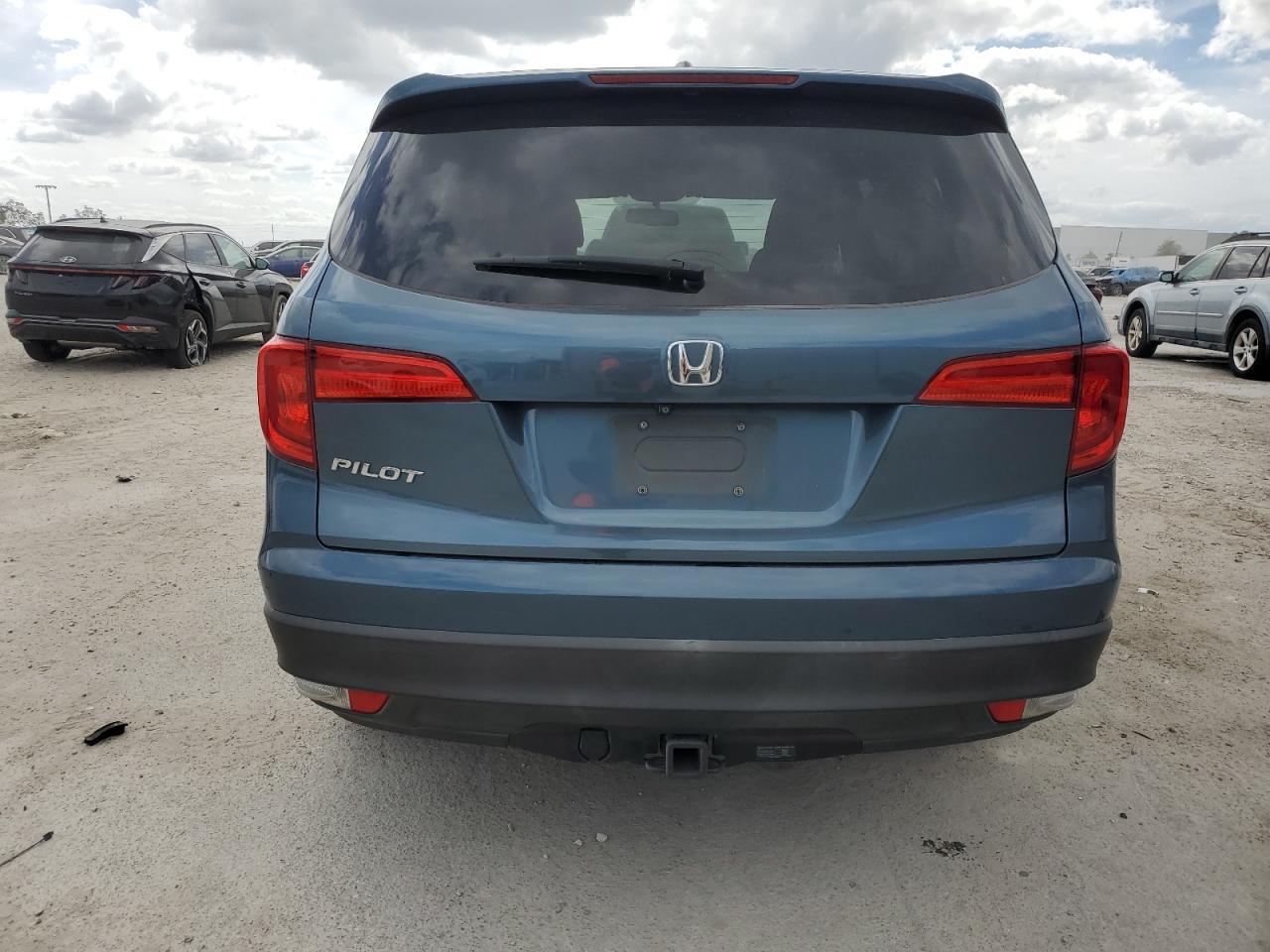 5FNYF5H78HB001247 2017 Honda Pilot Exln