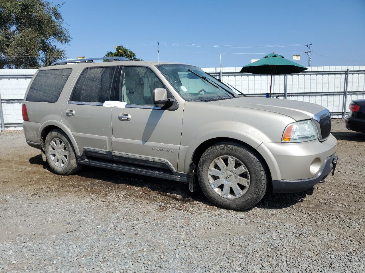 2004 Lincoln Navigator - Image 4