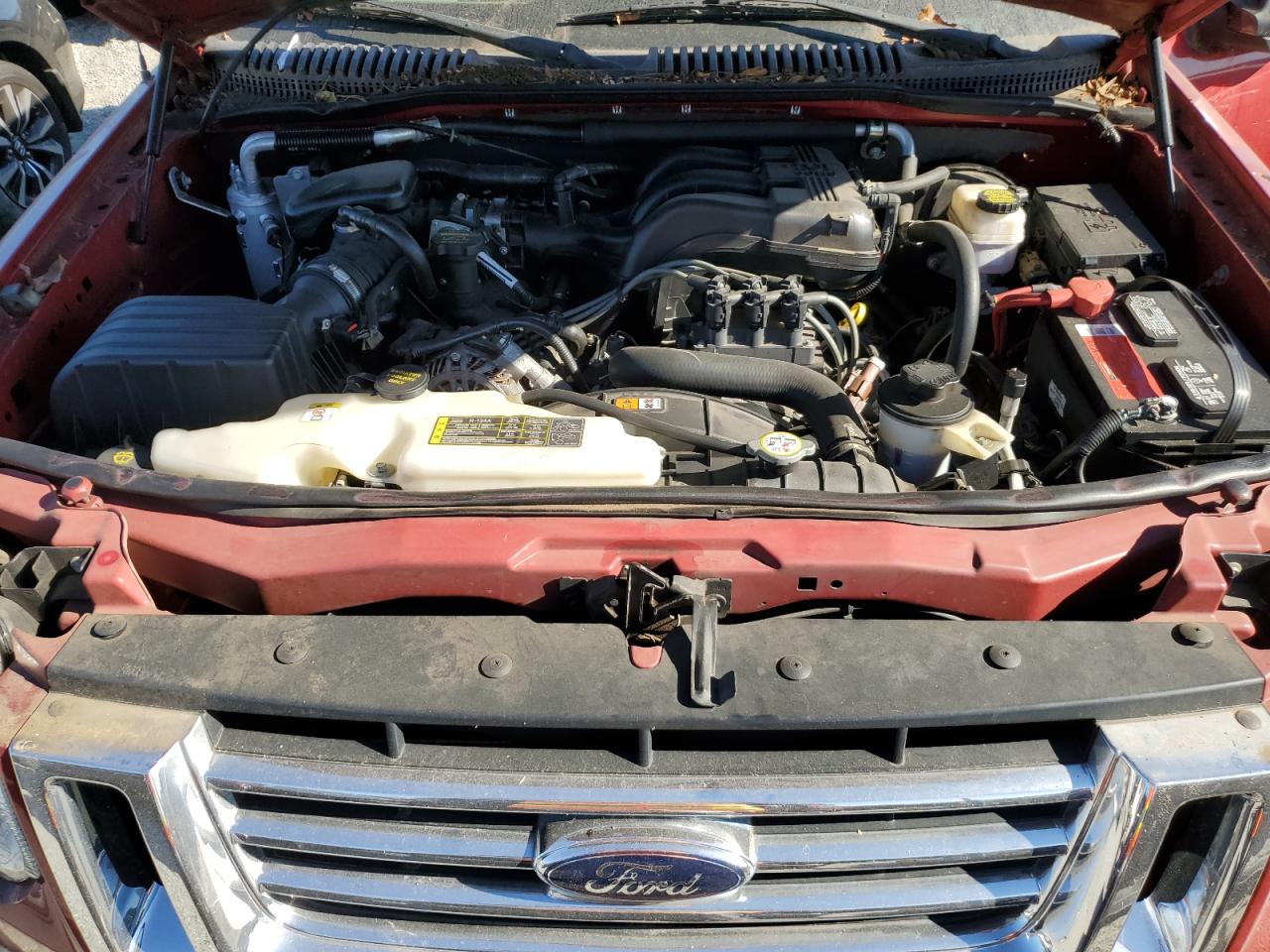 2010 Ford Explorer - Image 12