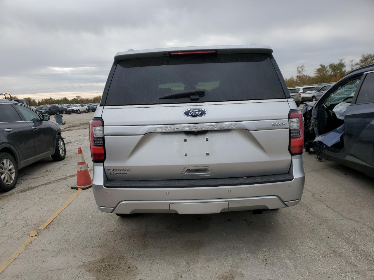 2018 Ford Expedition Max Platinum VIN: 1FMJK1MT4JEA31051 Lot: 77272394