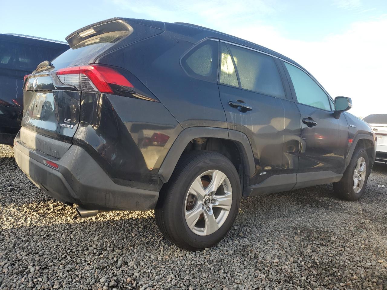 2019 Toyota RAV 4 - Image 3