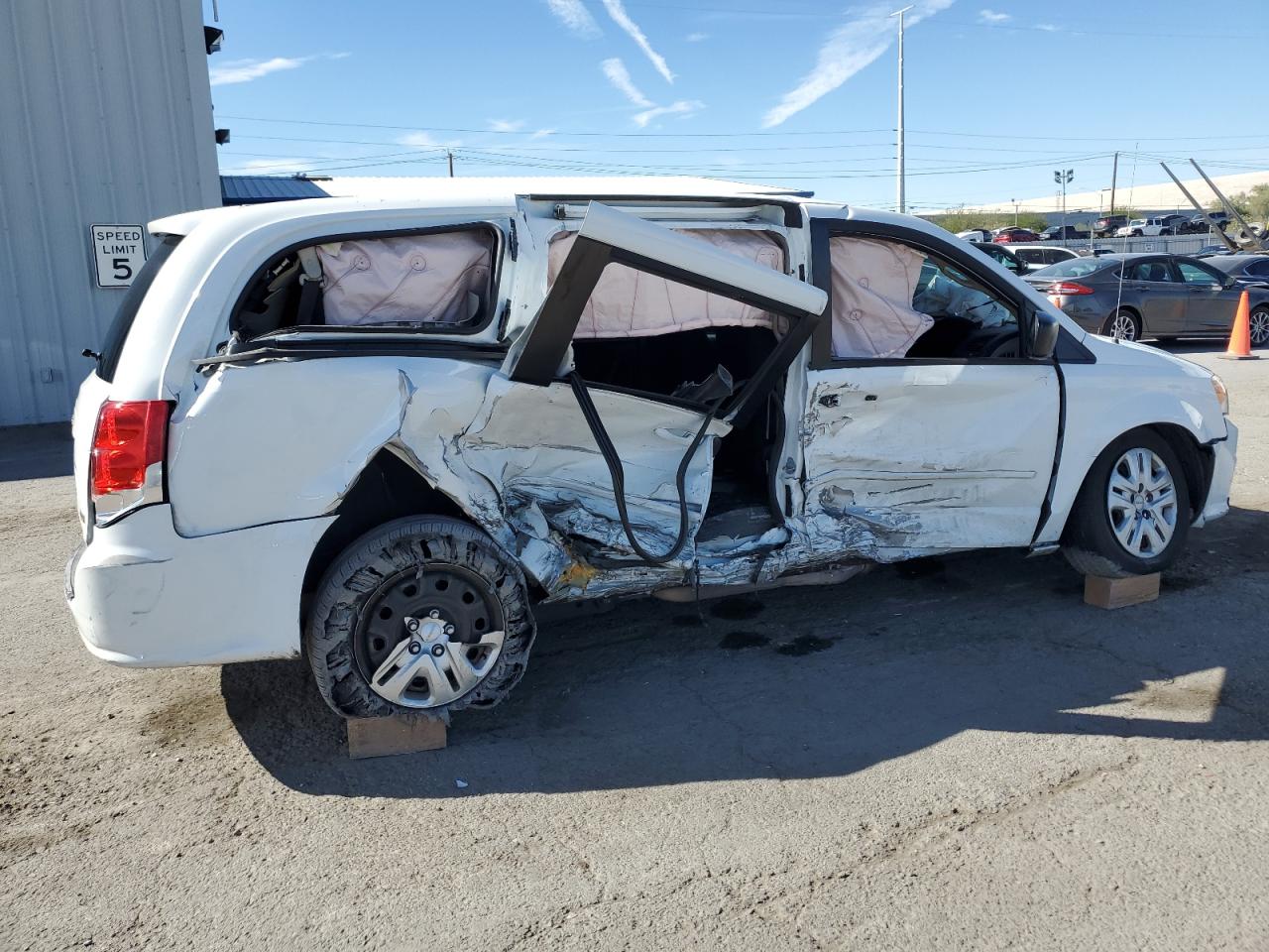 VIN 2C4RDGBG2GR318362 2016 DODGE CARAVAN no.3