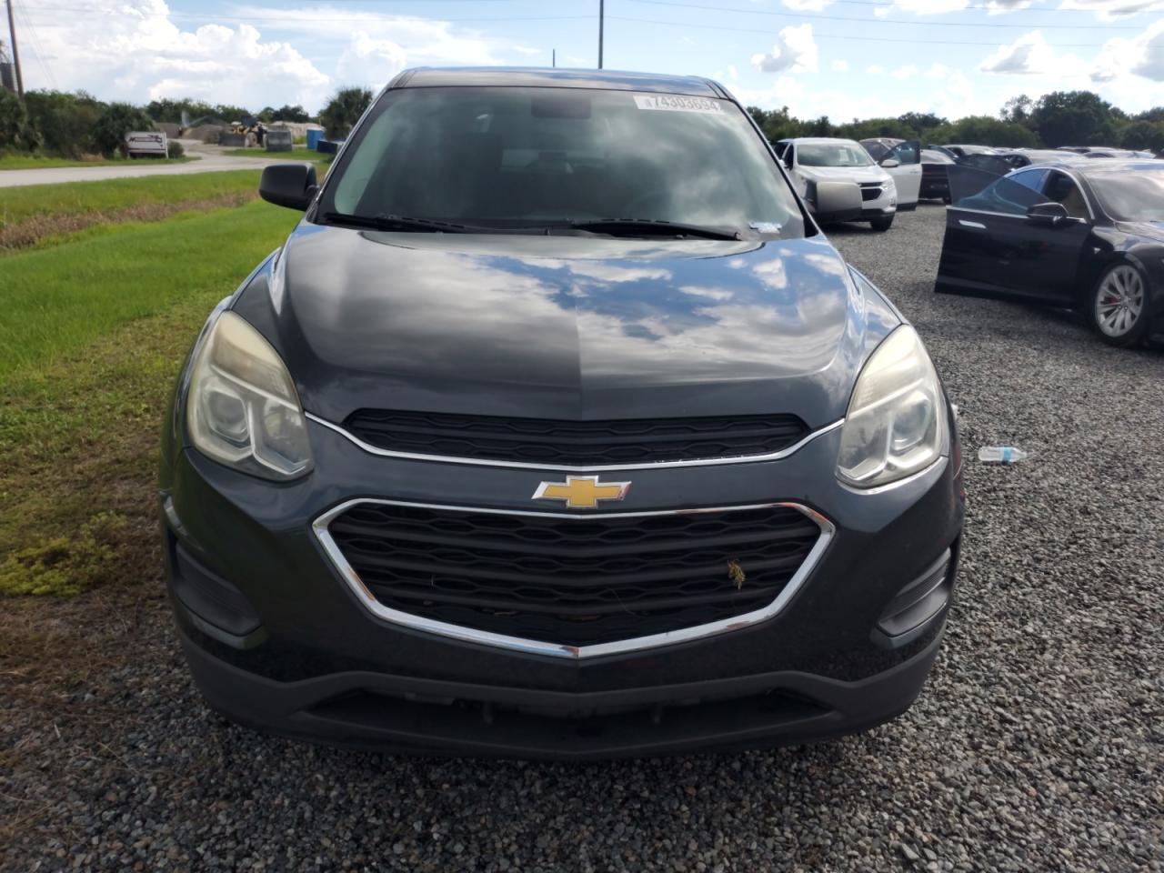 2017 Chevrolet Equinox - Image 5