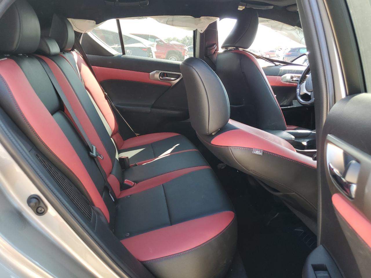 2016 Lexus CT - Image 11