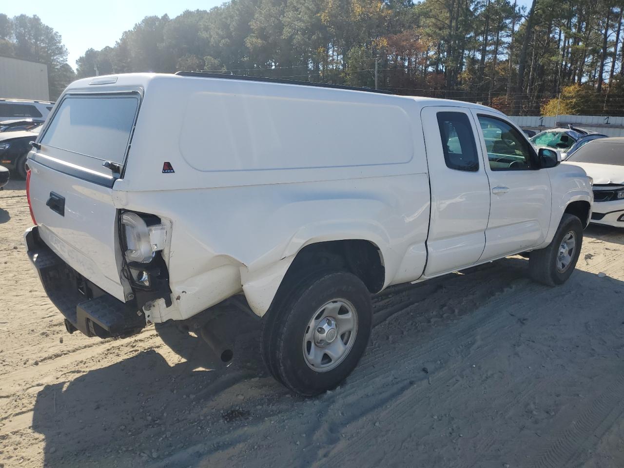 2018 Toyota Tacoma - Image 3