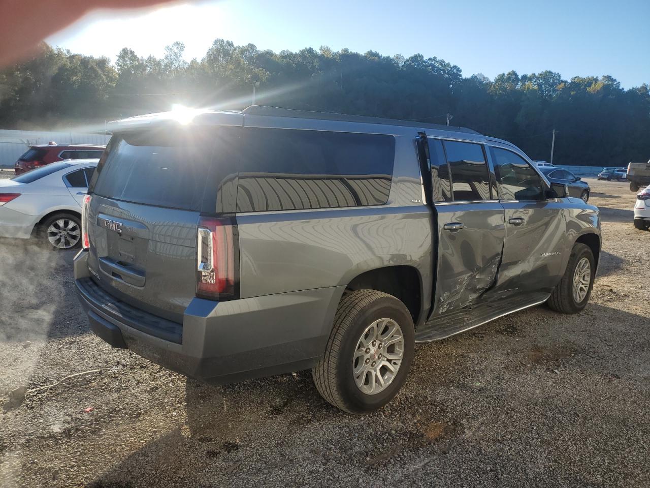2020 GMC Yukon - Image 3