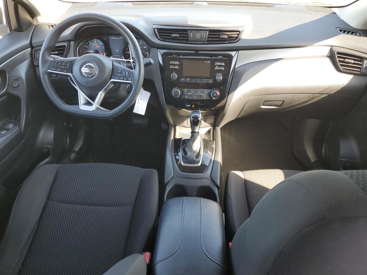 2017 Nissan Rogue - Image 8