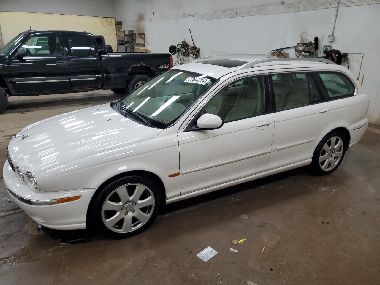 2005 Jaguar X-Type - Image 1