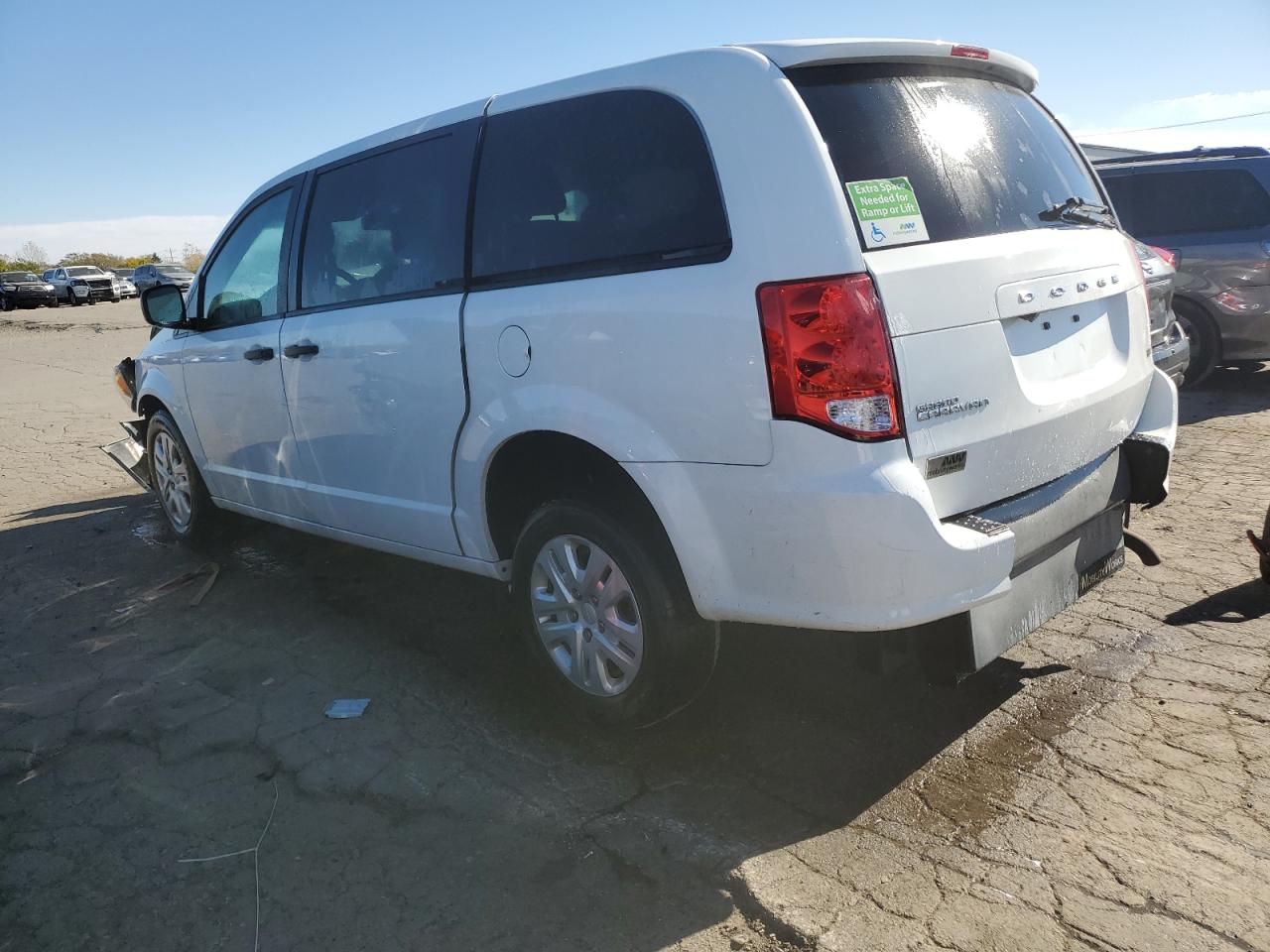 2019 Dodge Caravan - Image 2
