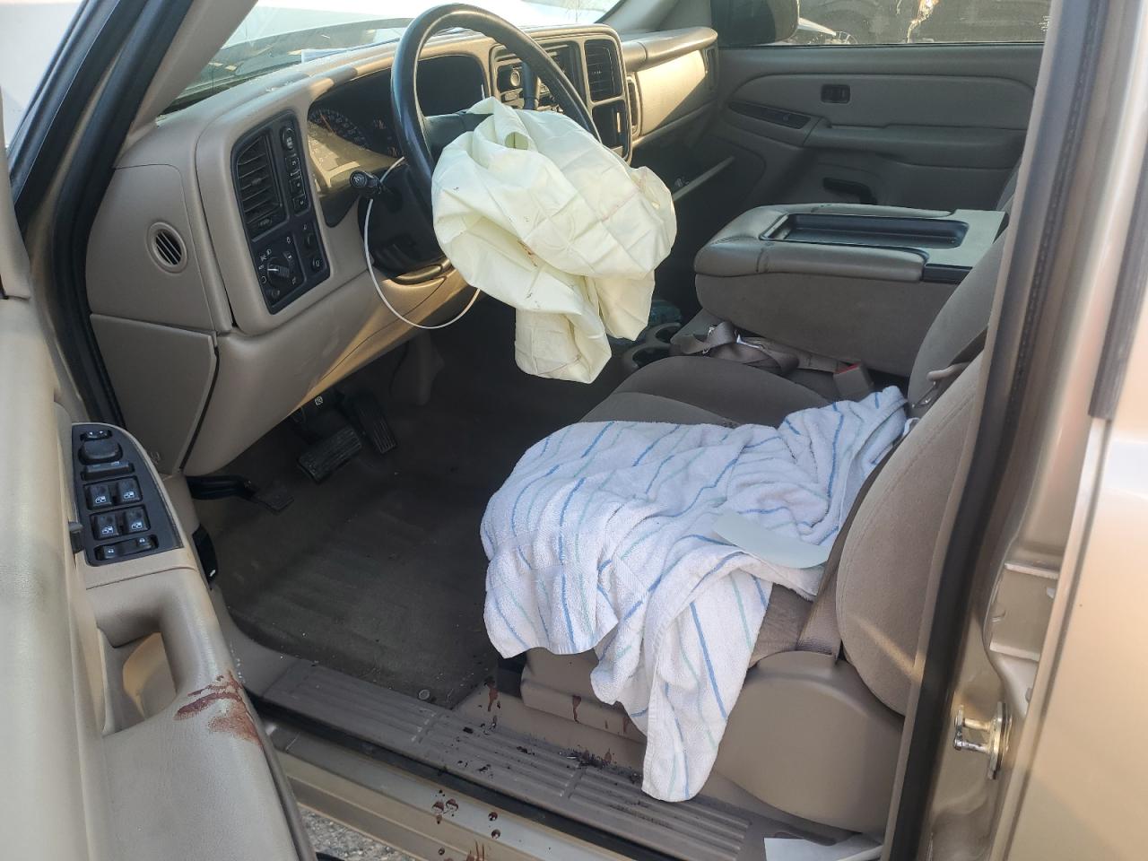 2004 Chevrolet Silverado - Image 7