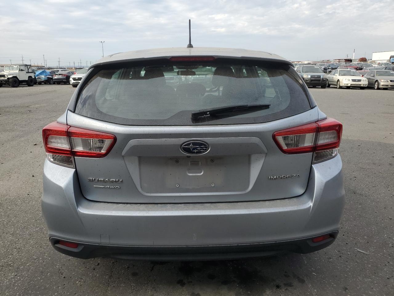 4S3GTAA60J3710529 2018 Subaru Impreza