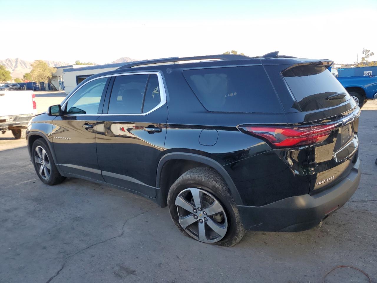2022 Chevrolet Traverse - Image 2