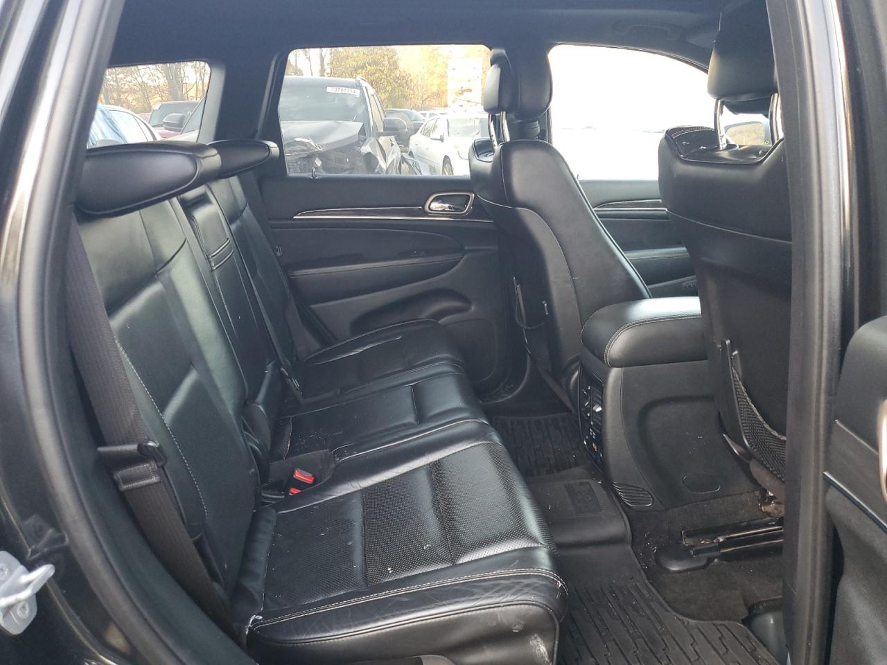 2015 Jeep Grand Cherokee - Image 11